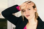 женщина головной боли лихорадки Стоковое Фото - изображение 